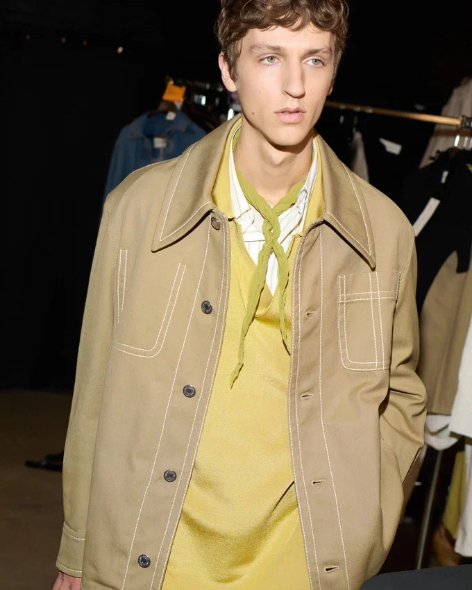 Beige Cotton Worker Buttoned Jacket Beige Cotton Worker Buttoned Jacket