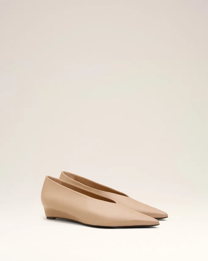 Beige Lamb Leather Pointed Toe Wedge Pump Beige Lamb Leather Pointed Toe Wedge Pump