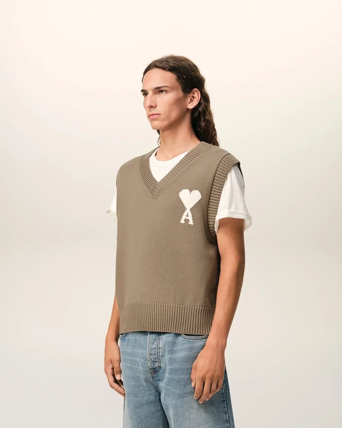 Beige Wool and Cotton Sleeveless Ami De Coeur Sweater Beige Wool and Cotton Sleeveless Ami De Coeur Sweater