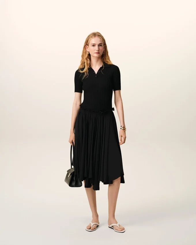 Black Blended Silk Midi Corolla Skirt Black Blended Silk Midi Corolla Skirt