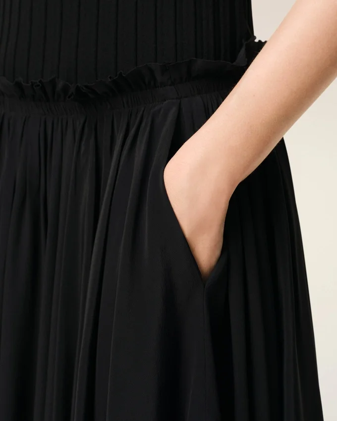 Black Blended Silk Midi Corolla Skirt Black Blended Silk Midi Corolla Skirt