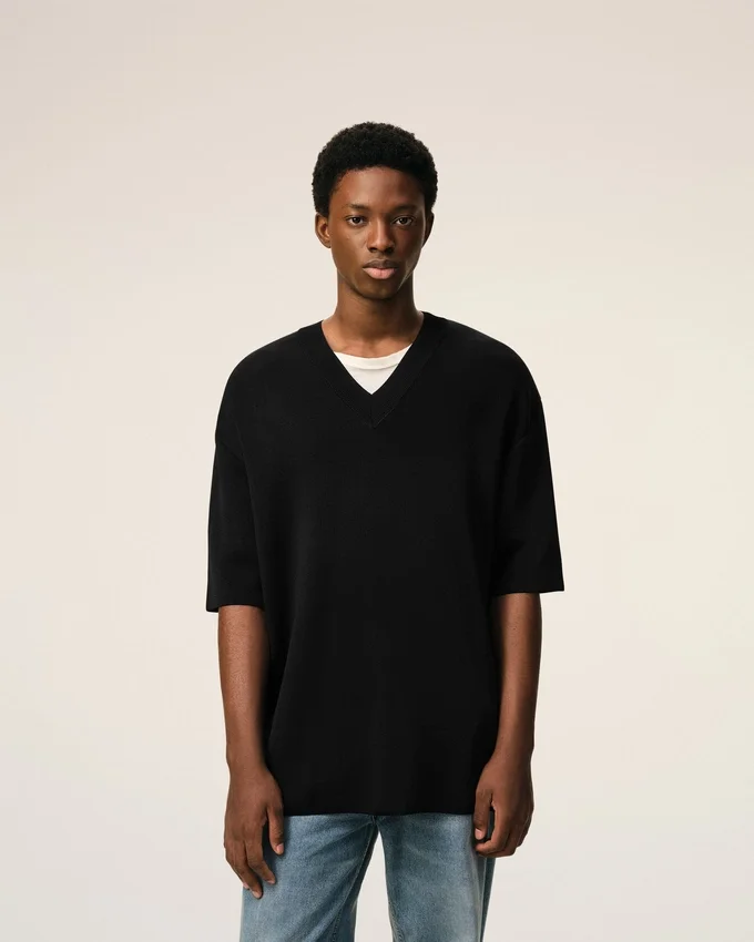 Black Wool Short Sleeves V Neck Sweater Black Wool Short Sleeves V Neck Sweater