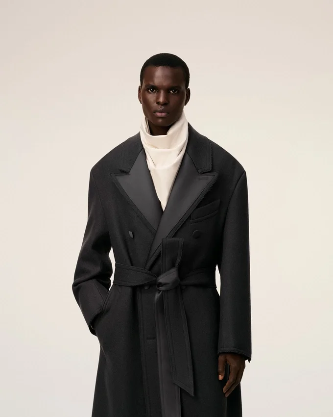 Black Wool Smocking Double Breasted Long Coat Black Wool Smocking Double Breasted Long Coat