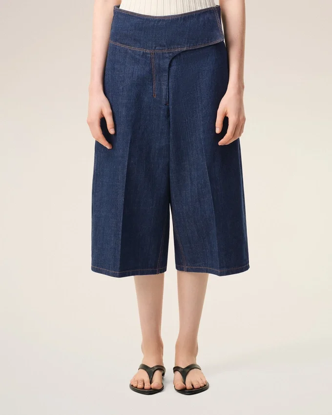 Blue Cotton Wrapped Belted Bermuda Shorts Blue Cotton Wrapped Belted Bermuda Shorts