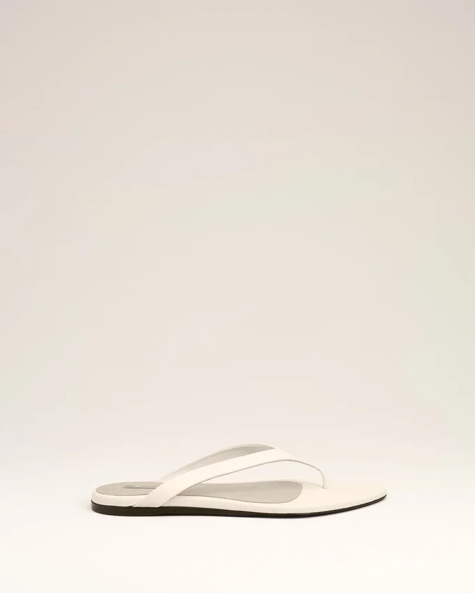 White Lamb Leather Pointed Toe Flip Flops White Lamb Leather Pointed Toe Flip Flops