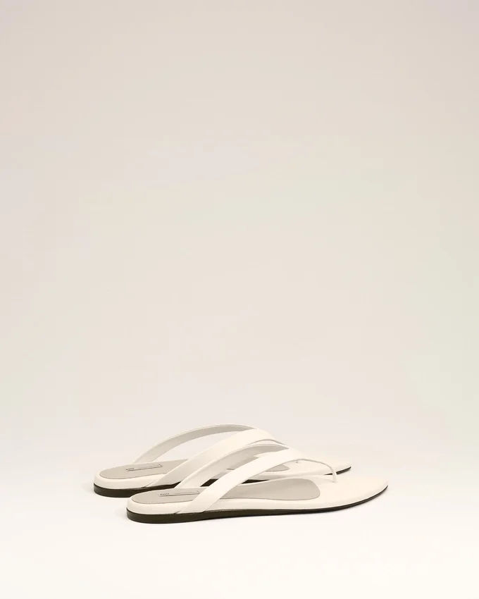 White Lamb Leather Pointed Toe Flip Flops White Lamb Leather Pointed Toe Flip Flops