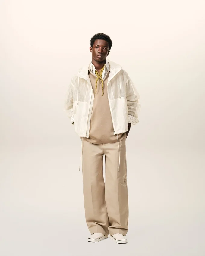 White Nylon Zipped Windbreaker White Nylon Zipped Windbreaker