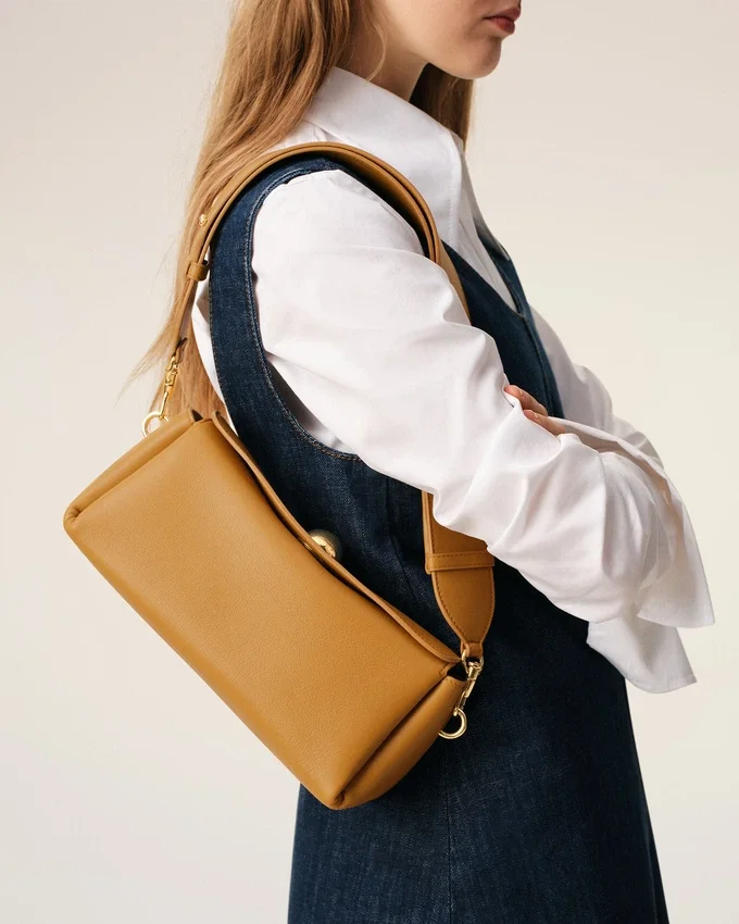 Yellow Cow Leather Carrousel Bag Yellow Cow Leather Carrousel Bag